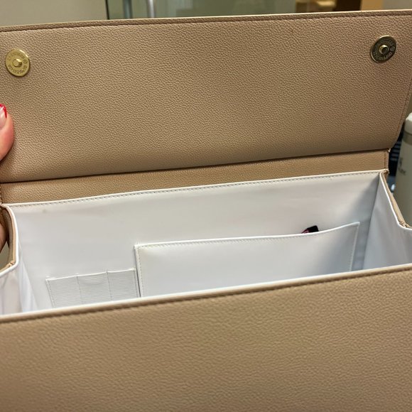 Elegant Cream Crossbody Bag - Picture 2 of 13